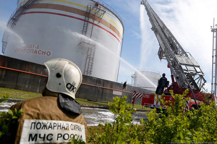 «Туши ТЭЦ»: в Калининграде прошли массовые учения МЧС