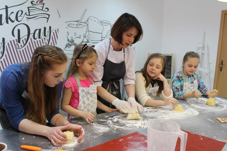 Сладко отпразднуем День рождения в кулинарной студии «Bake my day»