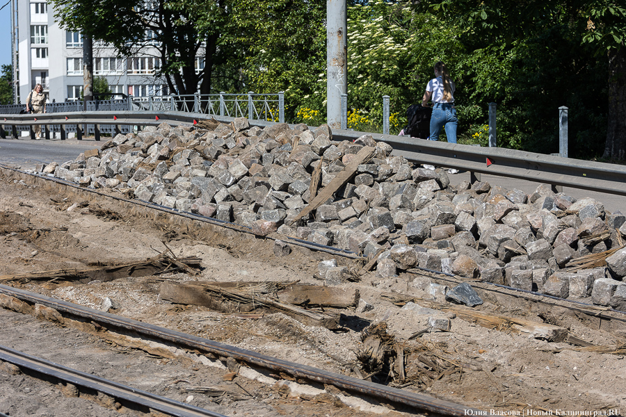 Останется с одним тротуаром: в Калининграде до августа закрыли мост на Суворова (фото)