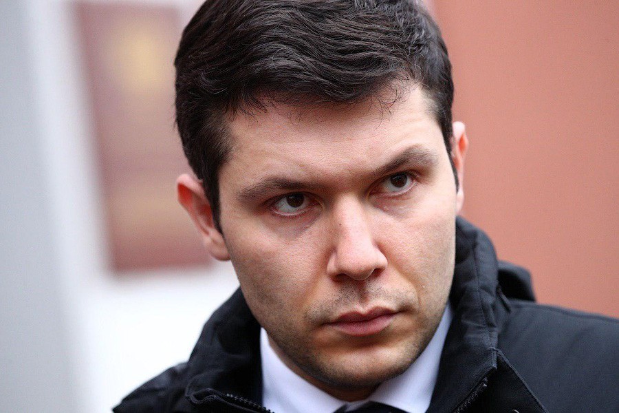 Алиханов предложил снимающим в Калининграде квартиры без договора заключить его