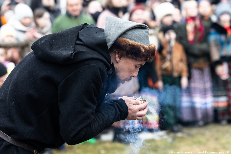 Блины, пляски и огонь: как отпраздновали Масленицу в поселении викингов «Кауп»