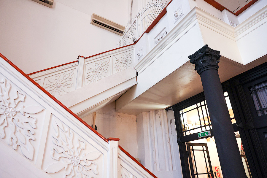 «Подправить строгость готики по ГОСТу»: в Кафедральном соборе реконструировали фойе (фото)