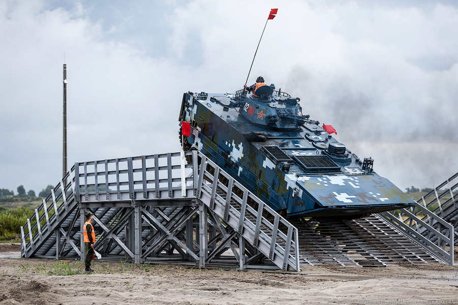 Море стрельб: как команды пяти стран в «Гонке преследования» соревновались