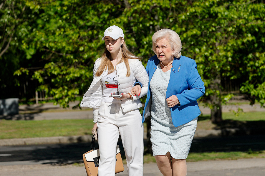 «Гранд-концерт» для солистов с оркестром: как отчитывались главы Калининграда (фото)