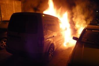 Во дворе дома на Московском проспекте ночью сгорели 3 машины