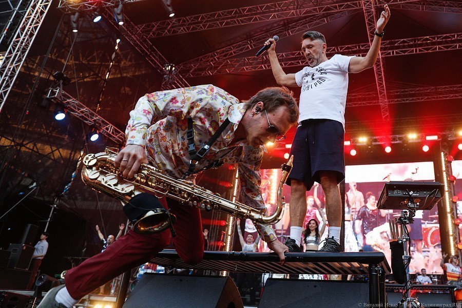 Ехай [очень далеко]: как «Ленинград» вернул жизнь на калининградский стадион