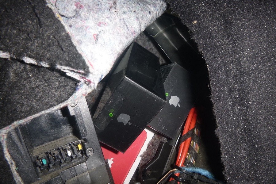 Безработный калининградец пытался тайком провезти 7 «одиннадцатых» айфонов (фото)