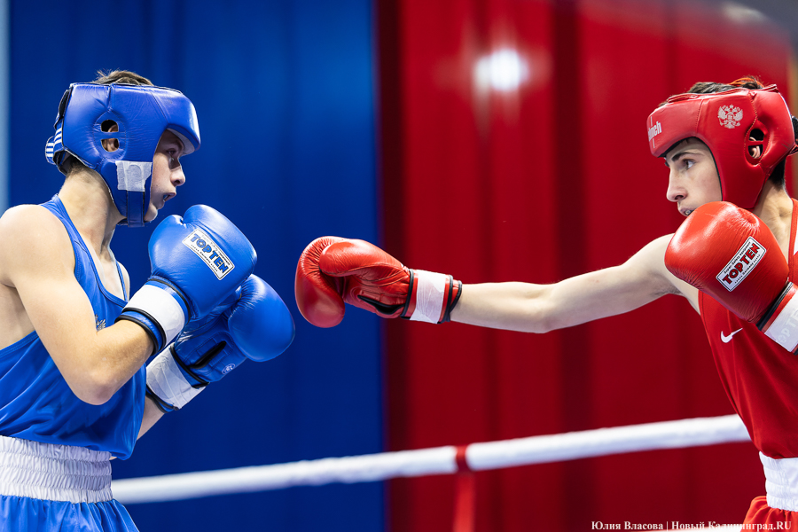 Работа над ошибками: в Калининграде провели международные соревнования по боксу (фото)