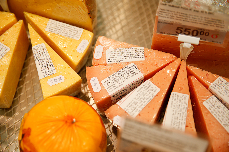 Россиян хотят штрафовать за перевозку и хранение санкционных продуктов