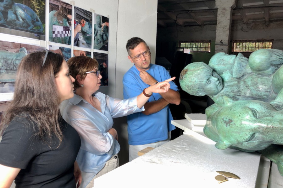 В Калининградский зоопарк после реставрации вернулись сразу два памятника (видео)