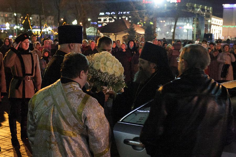 Рождество Христово: богослужение в Храме Христа Спасителя (фото)