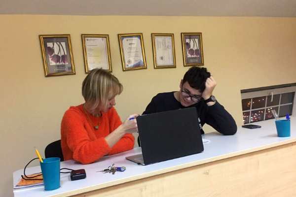 «Учеба на отлично»: репетиторский центр «Сектор знаний» приглашает на занятия