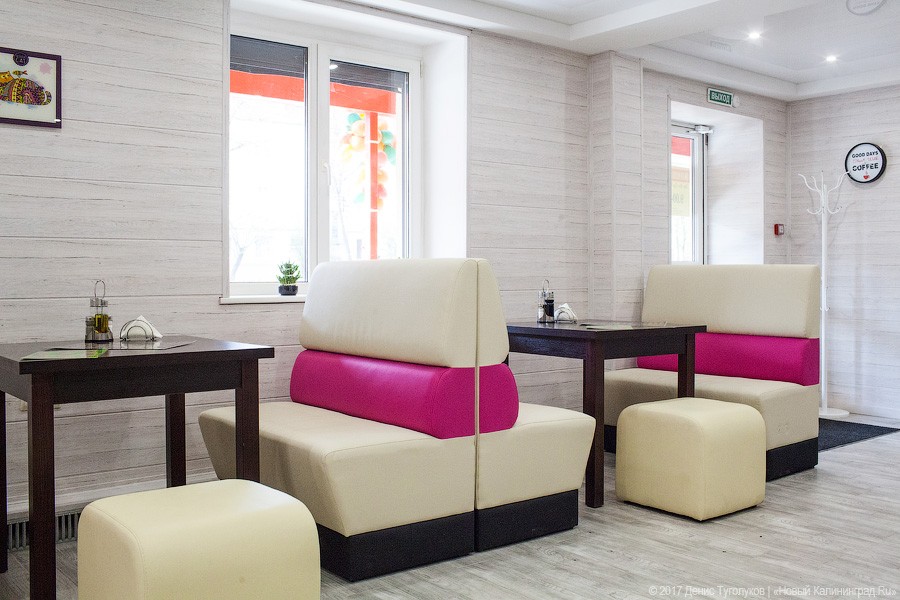 Азиатские палочки и что-то с подливой: новая городская столовая