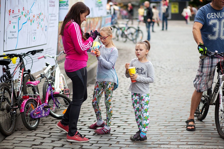 Голодные улицы: чем кормили калининградцев на День города