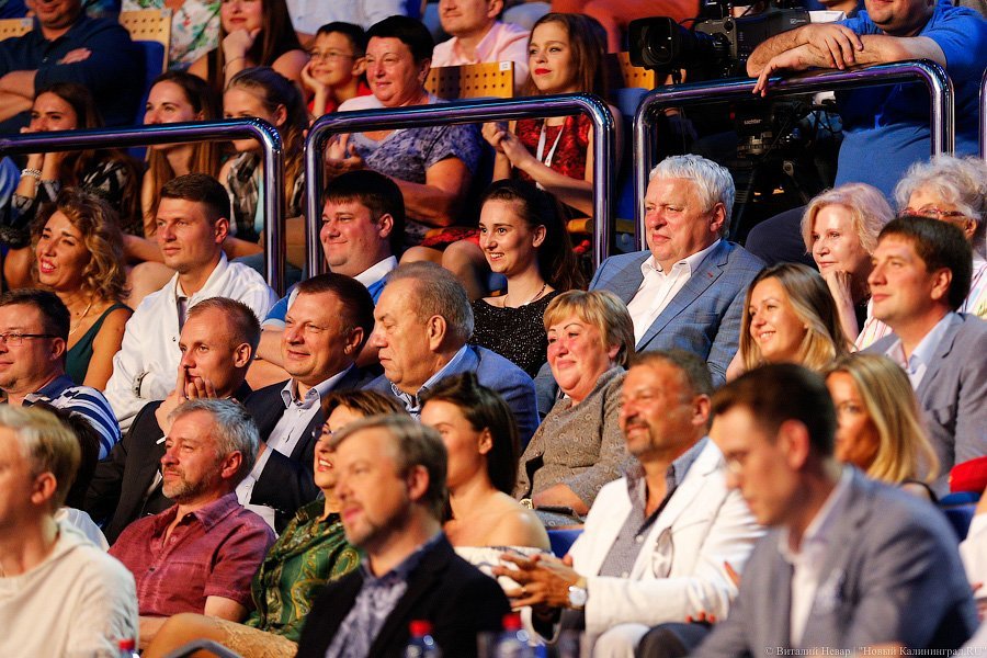 Снова в этом зале: как прошел «Голосящий КиВиН» в Светлогорске (фото)