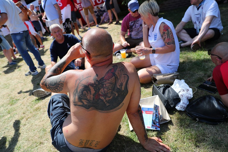 Captain Vodka: болельщики сборных Англии и Бельгии на улицах Калининграда (фото)