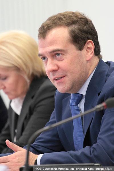 «Второе лицо»: премьер Медведев в фотографиях