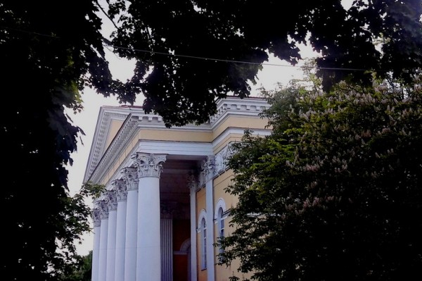 Драмтеатр объявил о бонусных ценах на июньский репертуар