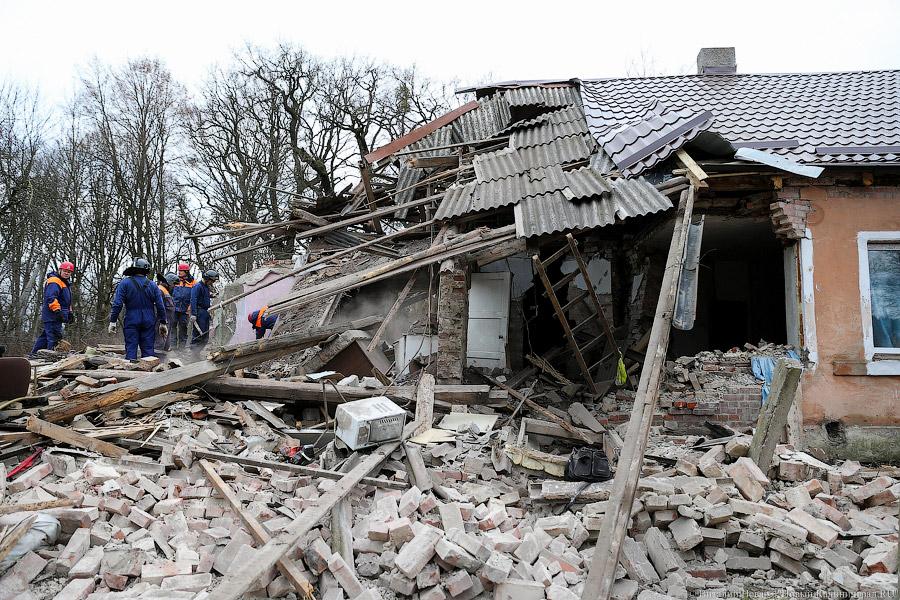 Остались руины: в Ладушкине произошел мощный взрыв в жилом доме (фото)