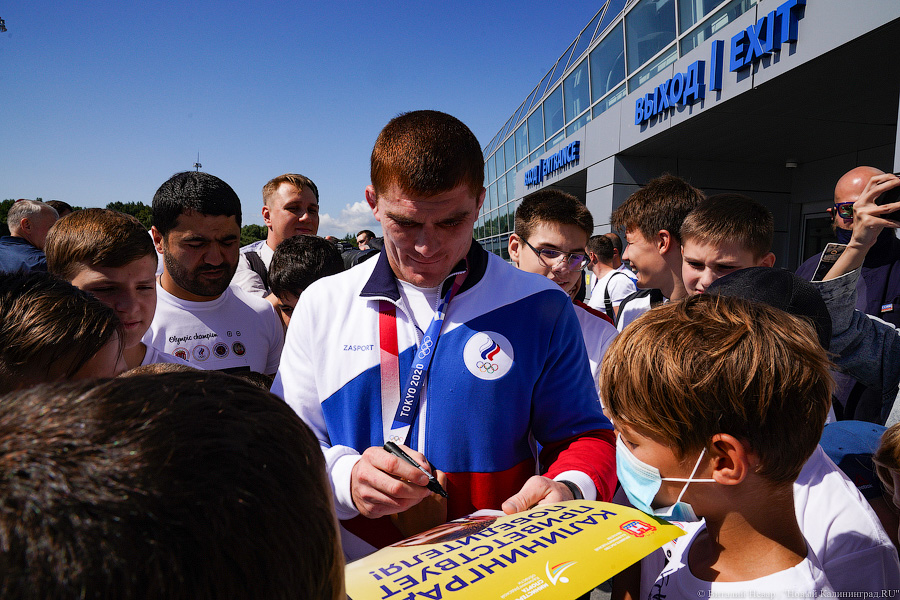 «Калининград приветствует победителя»: как Мусу Евлоева встречали в «Храброво» (фото)