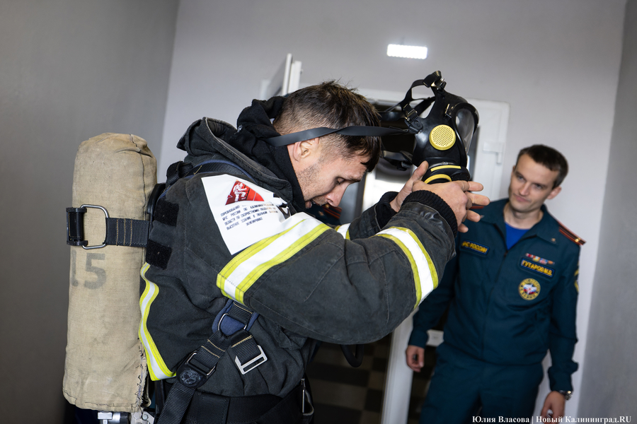 За три минуты на 25-й этаж: у пожарных прошли соревнование по скоростному подъёму (фото)