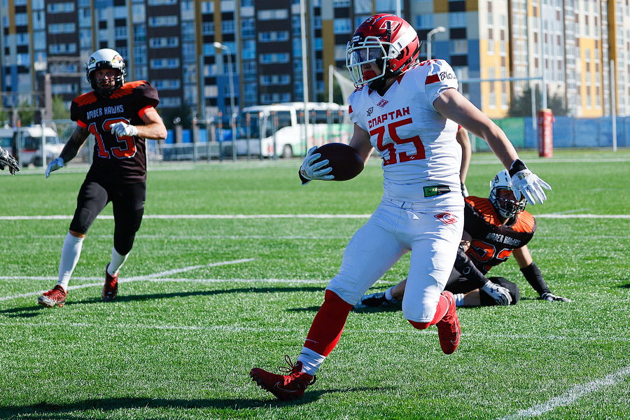 Пролёт «Ястребов»: как в Калининграде сыграли в американский футбол (фото)