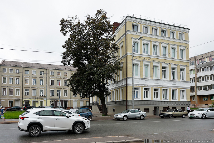 По пути к Кройц-аптеке: на пересечении Фрунзе и Ярославской отремонтировали здание XIX века (фото)