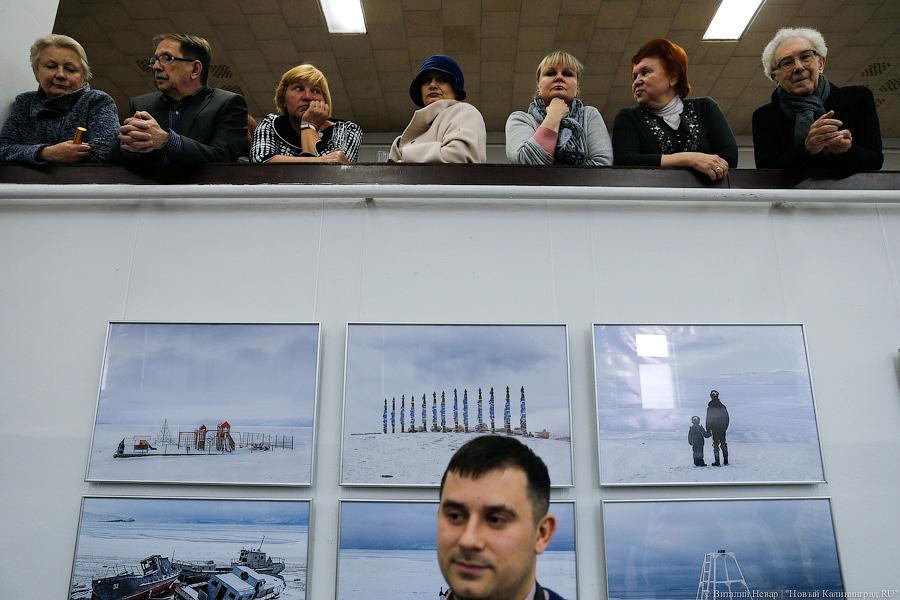 Картинки с выставки: открытие Балтийской биеннале фотографии