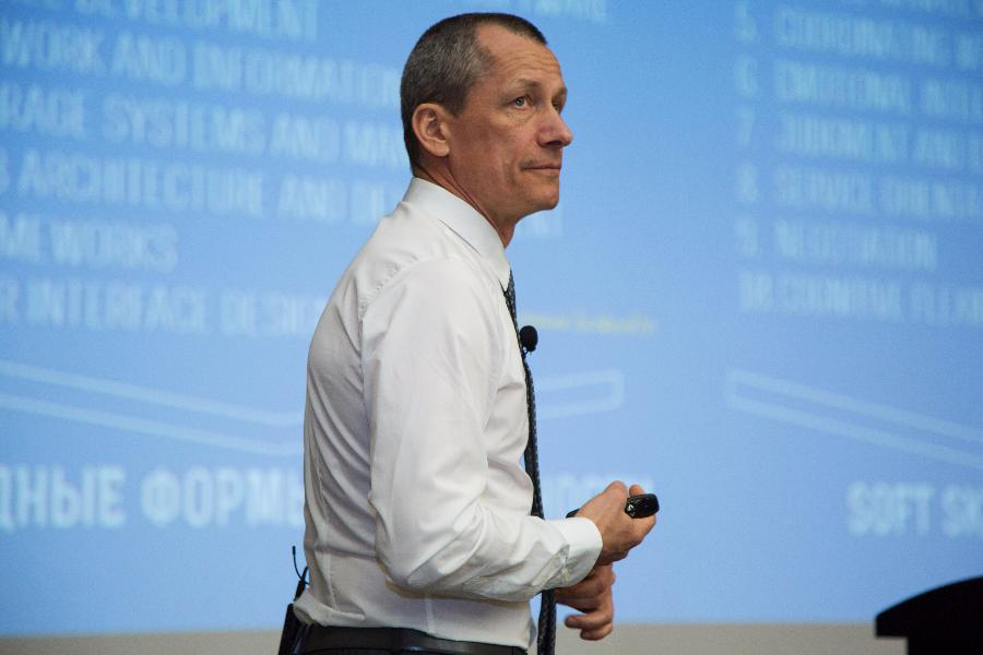 Президент «Сколково»: хороший работник не похож на конвейер или компьютер