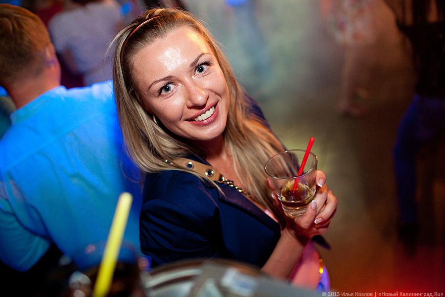 Бикини-пляж: в «Платинуме» прошел показ купальников