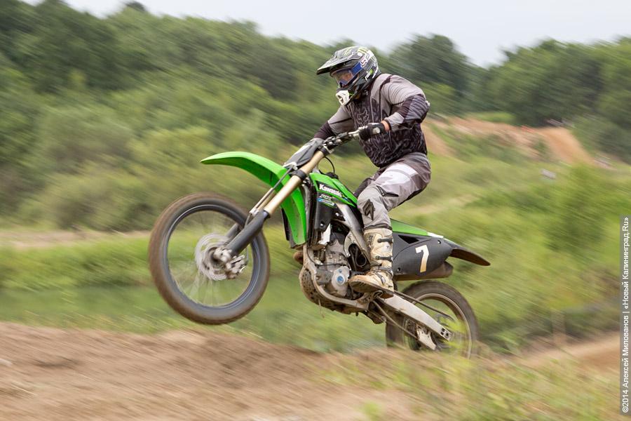 И женщины, и дети: мотокросс на Северной горе