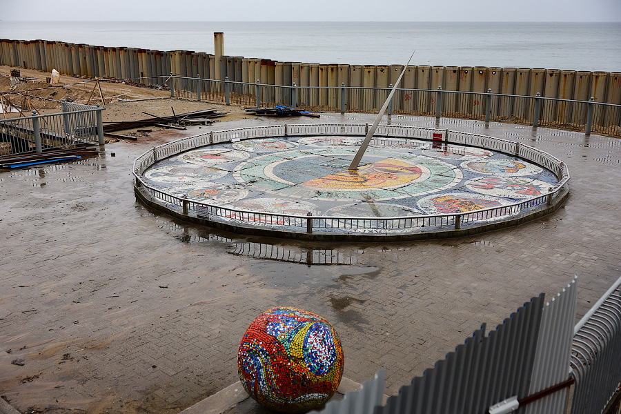 Вода, сваи, буны: что происходит в Светлогорске, где реконструируют старый променад (фото)