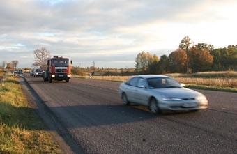 Под Багратионовском на микроавтобус с людьми упало дерево