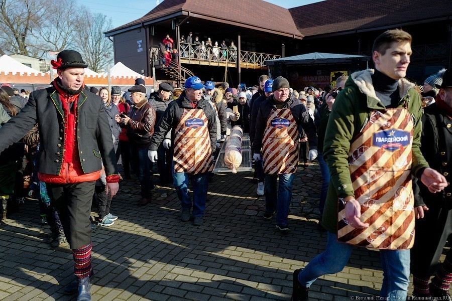 Тот же праздник, только в профиль: День длинной колбасы прошёл на новом месте