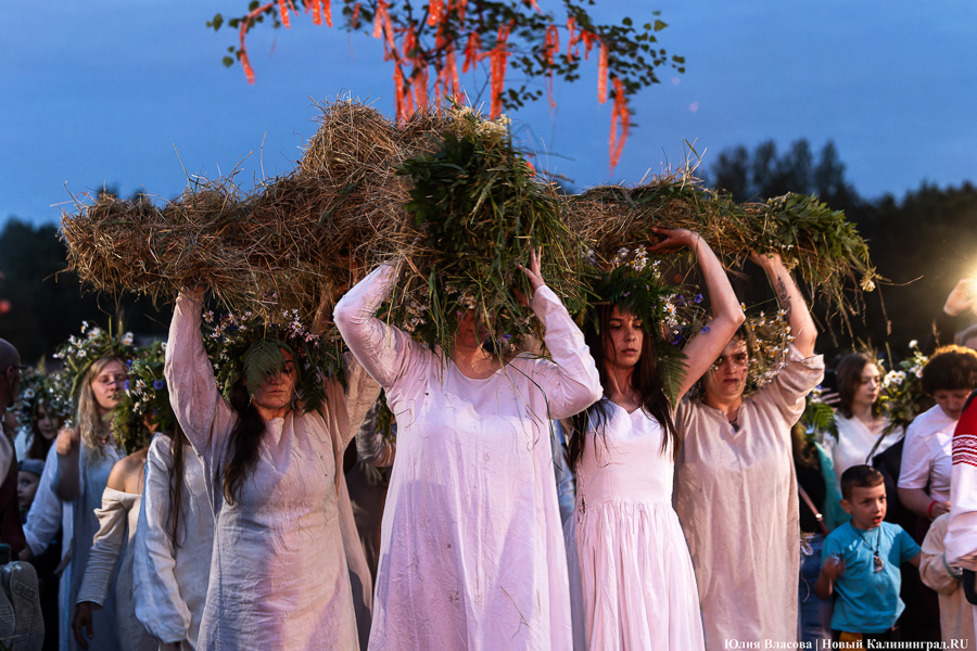 В свете пламени костра: как в Ушкуе отмечали праздник Ивана Купалы (фото)