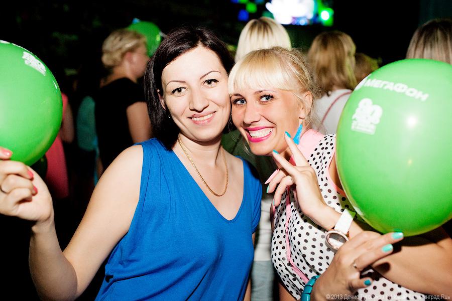 Замороженные: в ДС «Янтарный» прошла «Дискотека 90-х»