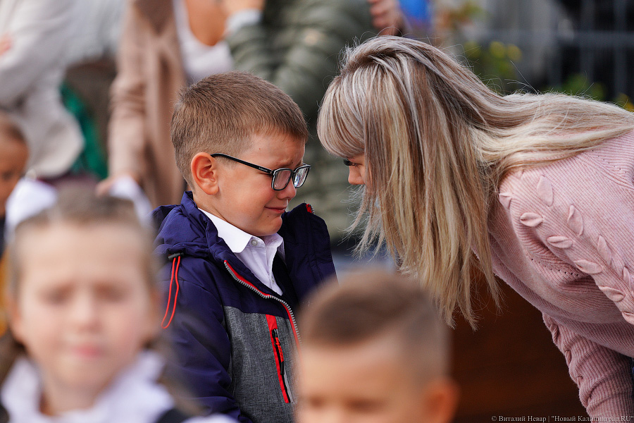 Серьёзное дело: как прошла первая линейка в самой новой школе Калининграда