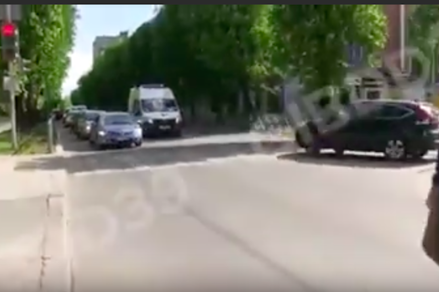 На Пролетарской сбили пенсионерку, её увезла скорая (видео)