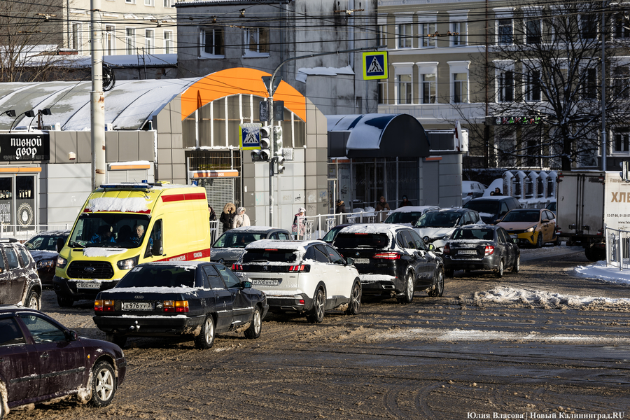 Внезапный снег: Калининград опять оказался не готов к осадкам (фото)