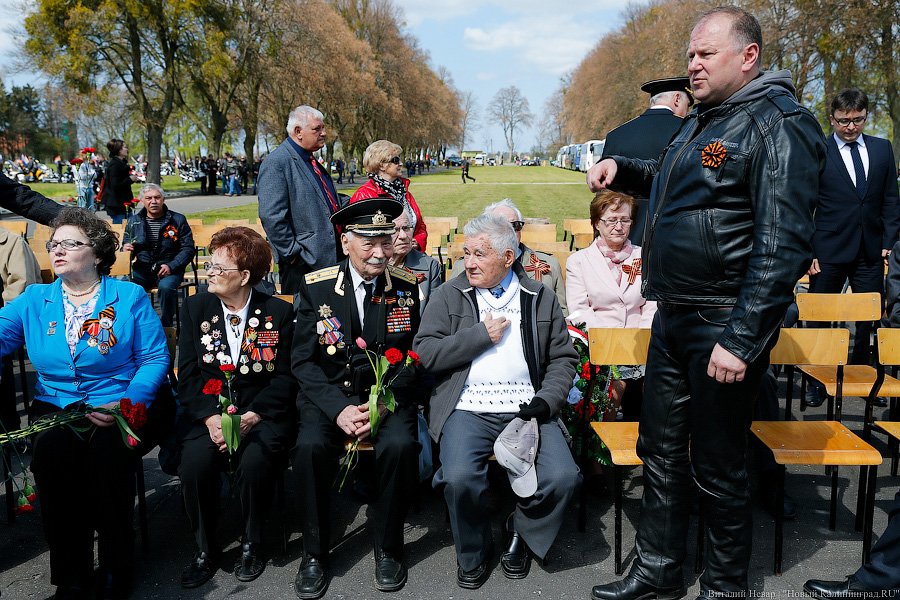 Российские байкеры в Польше: в Бранево почтили память павших солдат