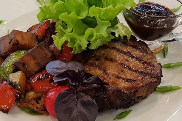 Где вкусно и весело провести новогодний корпоратив?