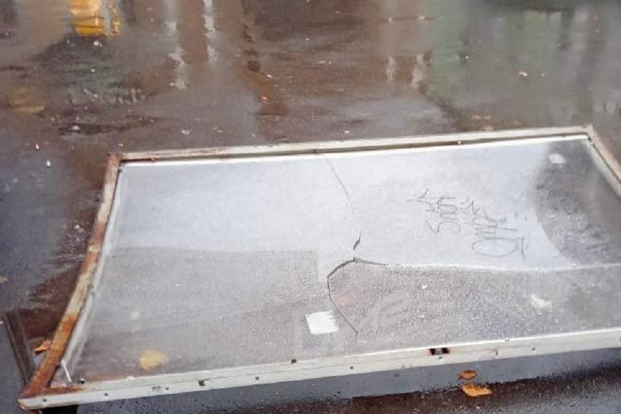 Прокуратура требует компенсацию для калининградки, на которую упала стена остановки