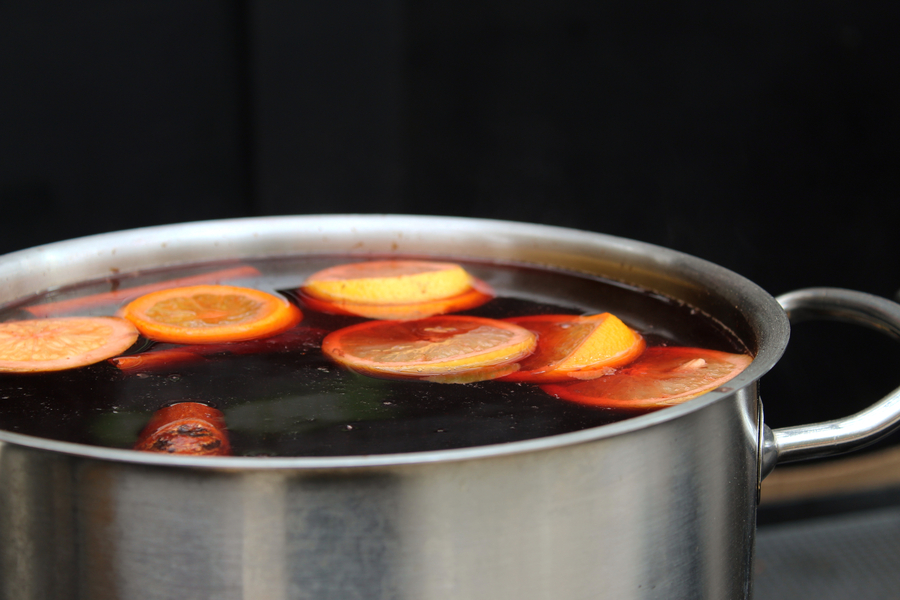 Ярмарка для метеоустойчивых: как прошло открытие гастрофестиваля на острове Канта (фото)