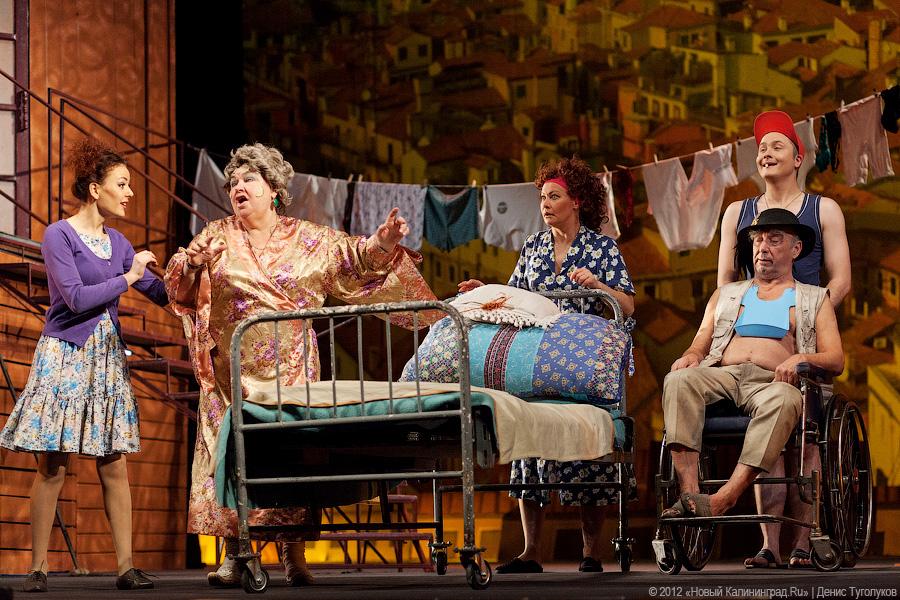 «Светская жизнь драматического театра»: фоторепортаж с репетиции спектакля