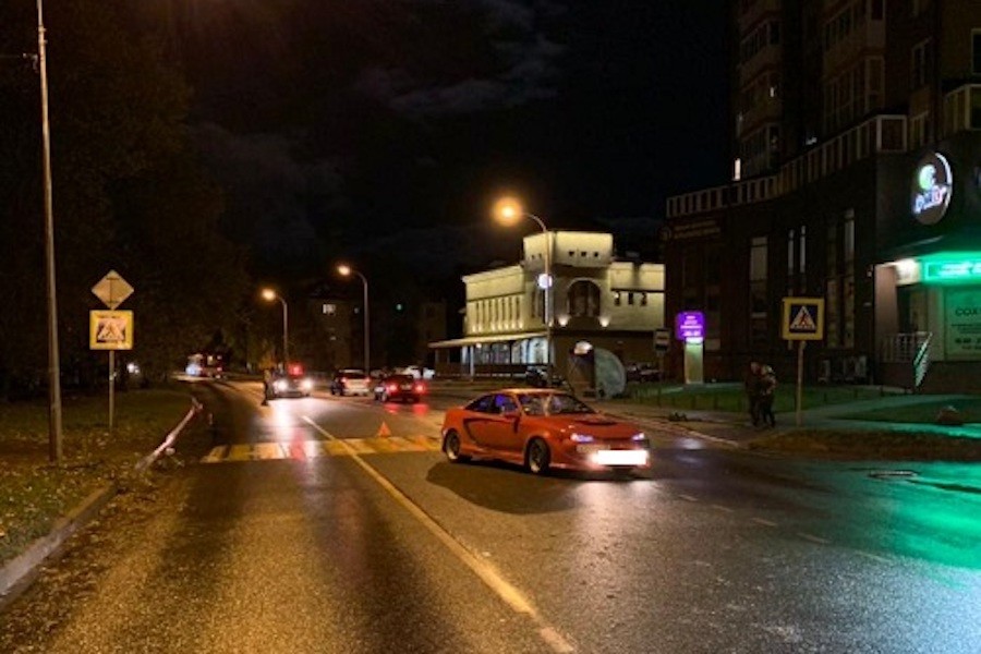 На пешеходном переходе на Куйбышева сбили молодого мужчину
