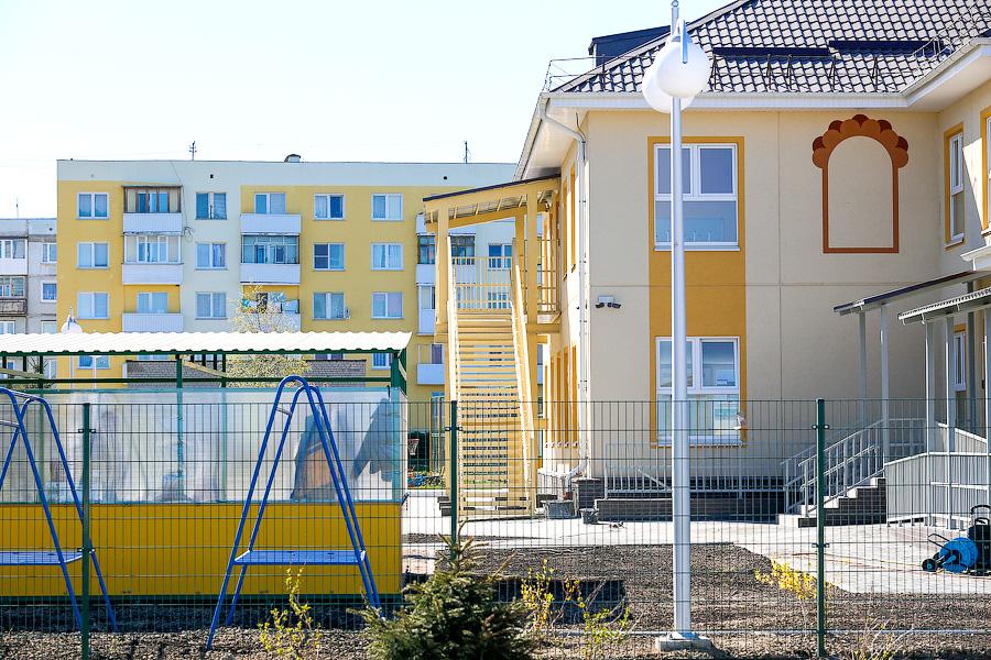 Далеко ли до Юрмалы: как губернатор Николай Цуканов стройплощадку Театра эстрады навещал