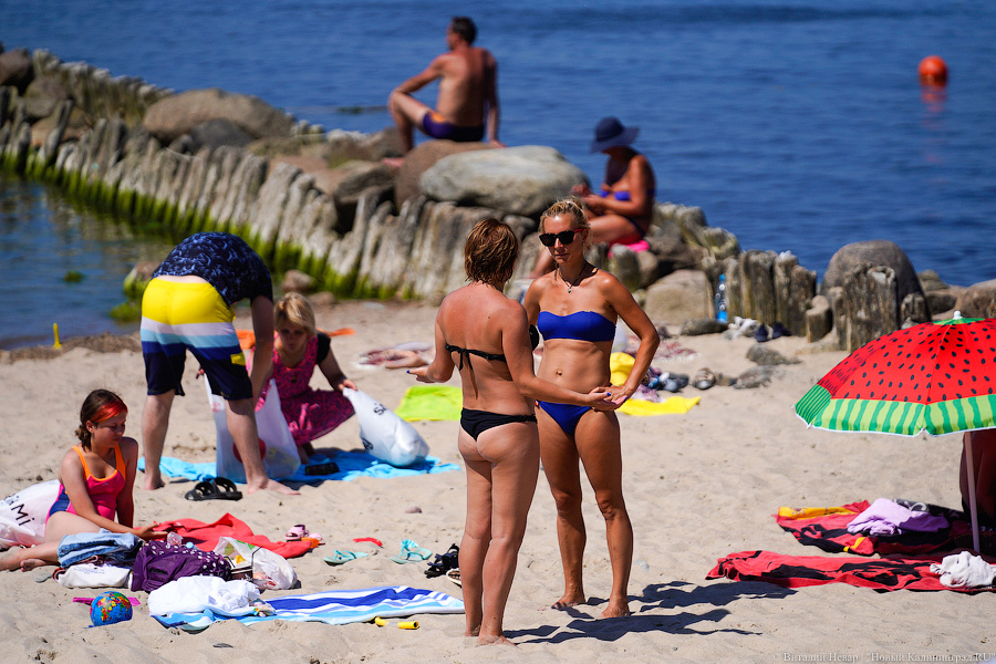 Тесные контакты: пляжи области в жаркие выходные были забиты туристами (фото)