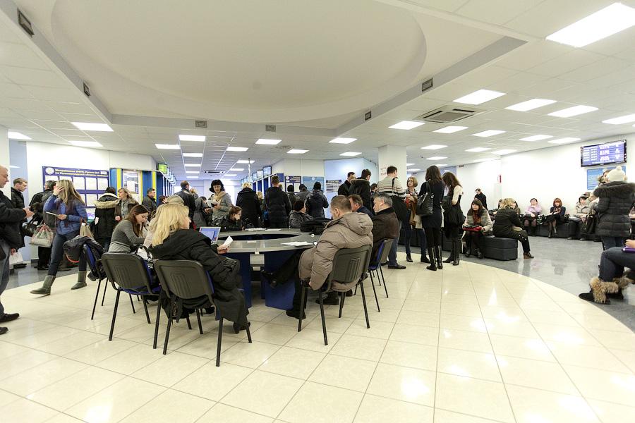 «Не толкаемся!»: бизнесмены, деньги которых «зависли» в «Инвестбанке», атаковали налоговую