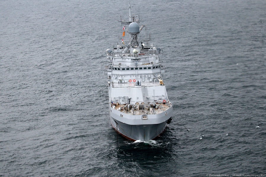 16 декабря: большой десантный корабль «Иван Грен» на испытаниях