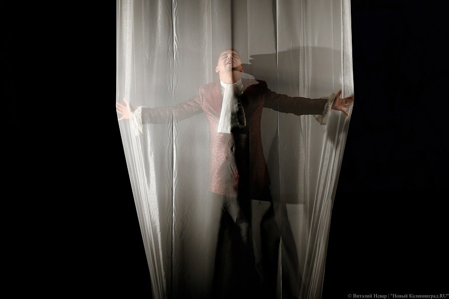 Премьера живых мертвецов: спектакль «Дракула» в Калининградском драмтеатре